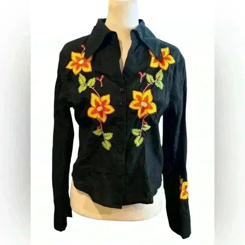 2/$30 Razzle Dazzle Shirt Long Sleeve Floral Embroidered Button Up